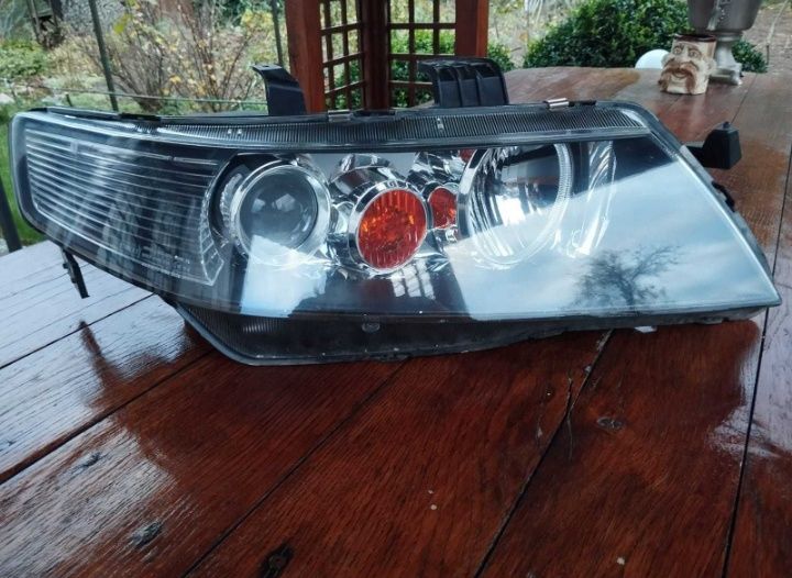 Оригінальні фари Honda Accord 7,