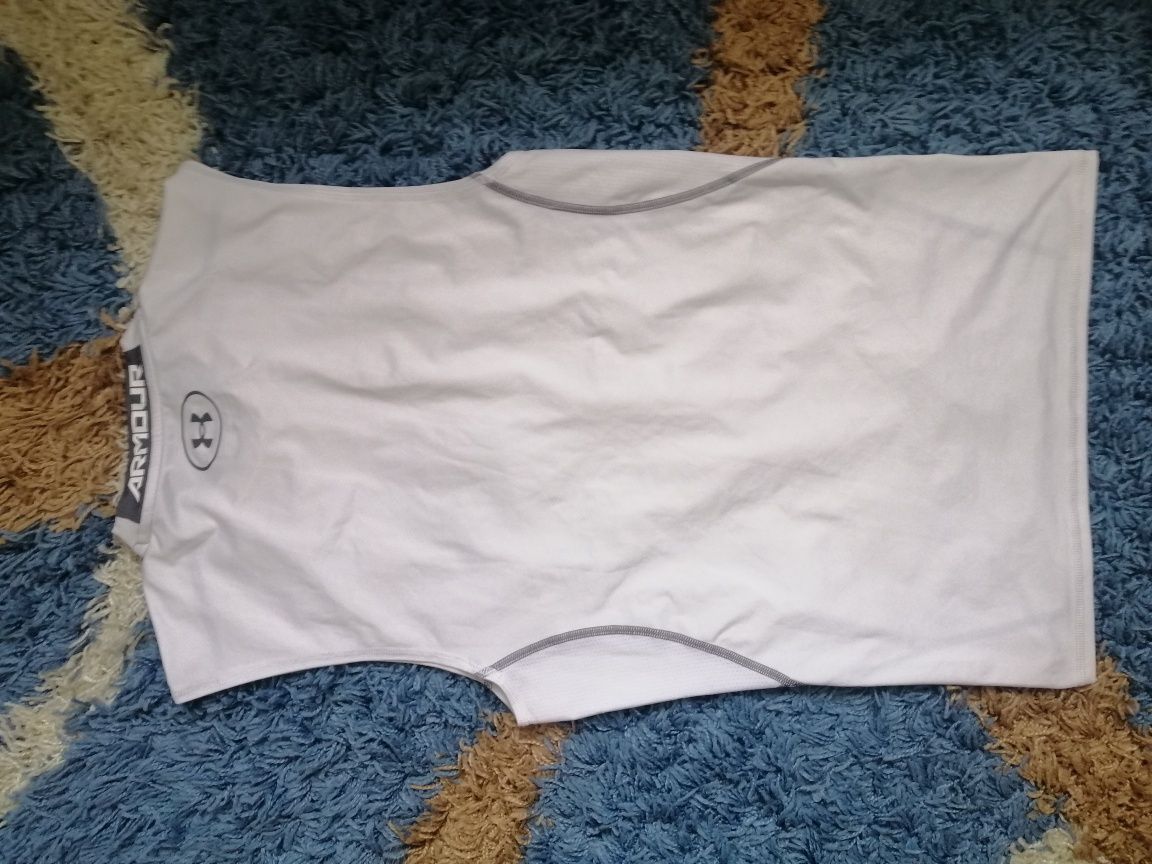 Компрессионная, термо футболка Under Armour