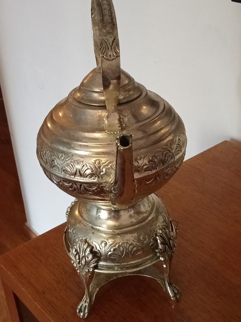 Vendo balde de gelo e chaleira em prata excelente estado