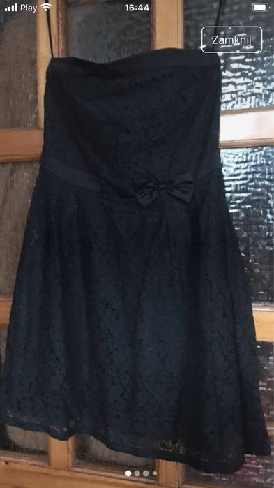 Wieczorowa , czarna  sukienka  bez ramiączek z koronki r. L Reserved.