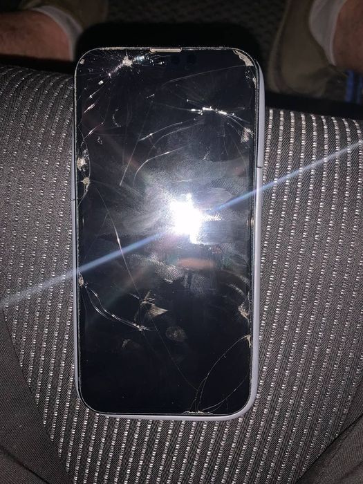 Продам iPhone на 128гб