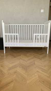 Łóżeczko niemowlęce Country Cot 120×60 z materacem