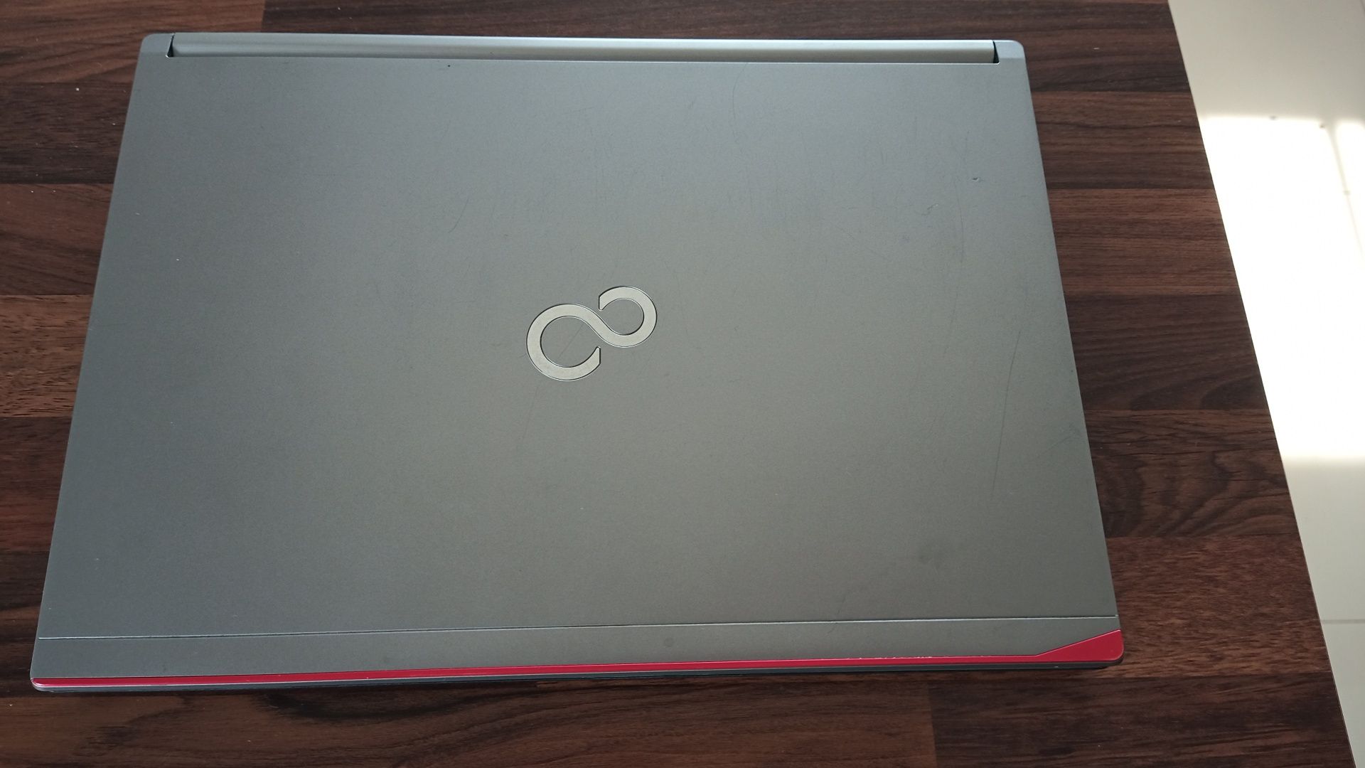 Laptop Fujitsu E734 Intel i5 4gb ram SSD