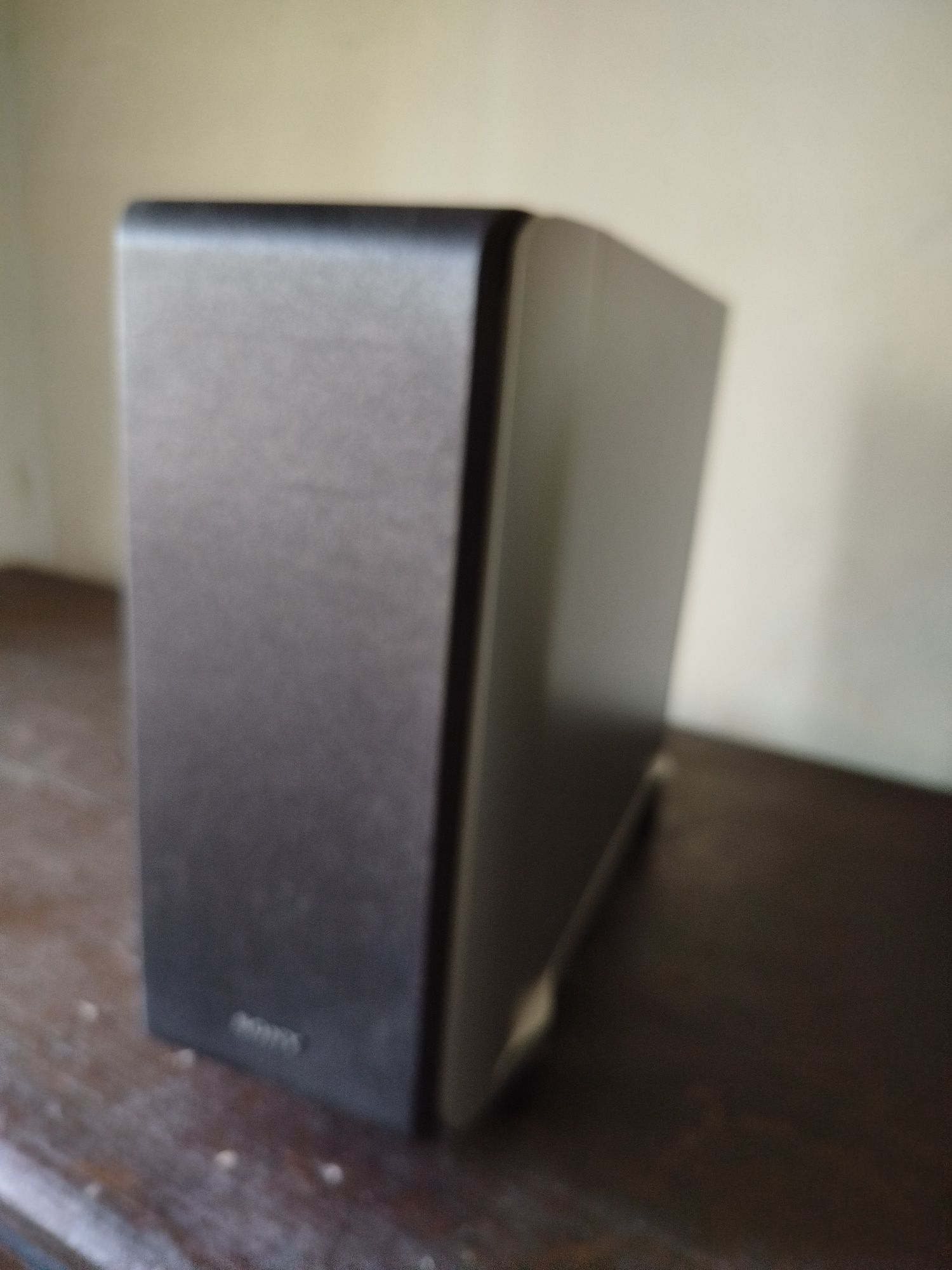 Home theatre speaker system