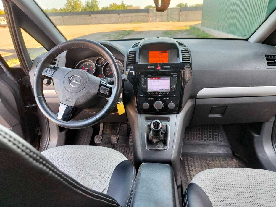 Opel Zafira 2012