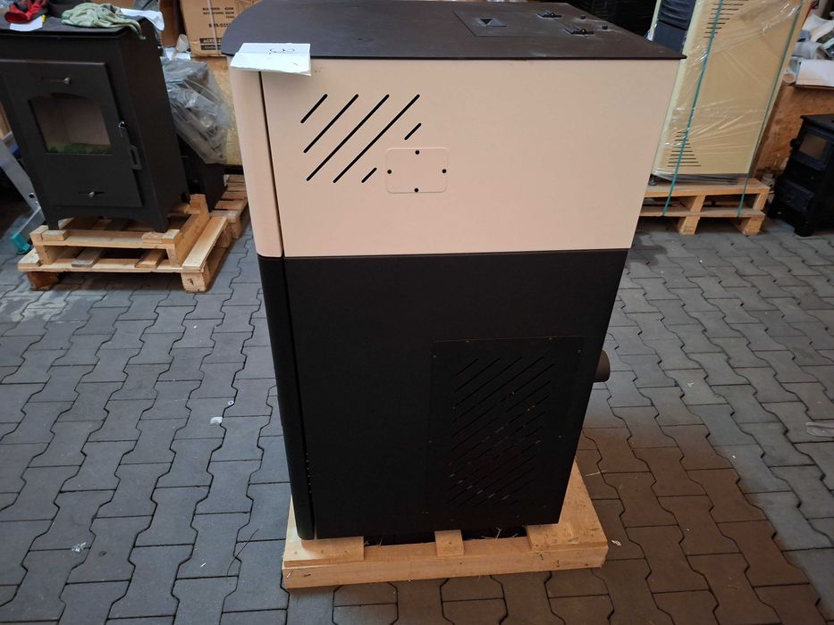 Piec Kocioł na pellet BLIST Sahara 21KW z płaszczem wodnym ECODESIGN