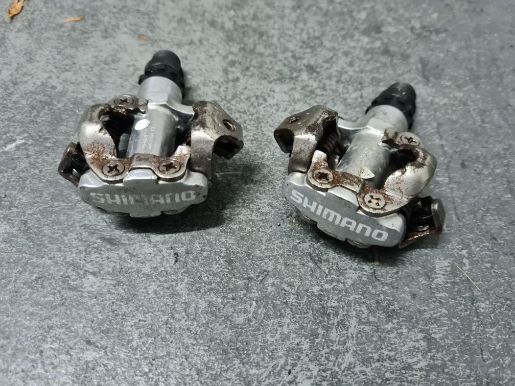 Pedais de encaixe Shimano