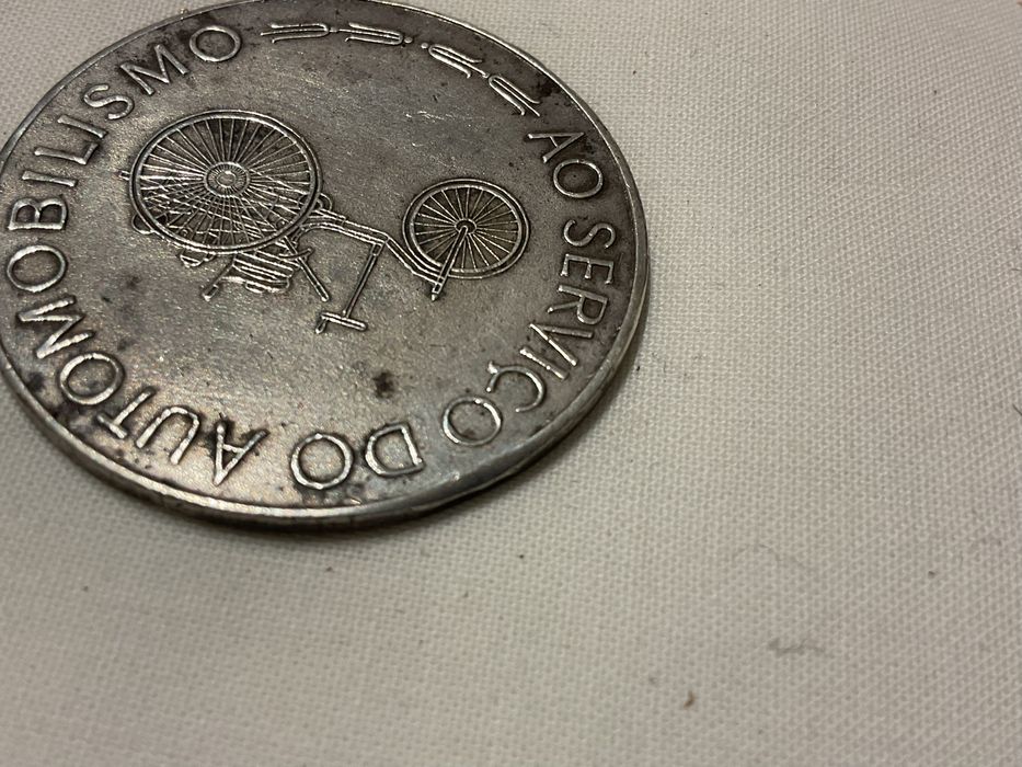 Moeda / medalha em prata dos 50 anos C. Santos ao servico automilismo