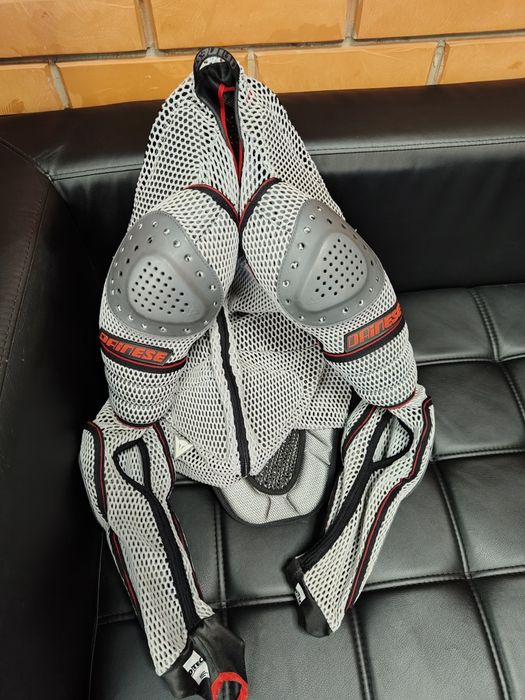 Мото черепаха жіноча Dainese розмір M (фактично ближче до L)