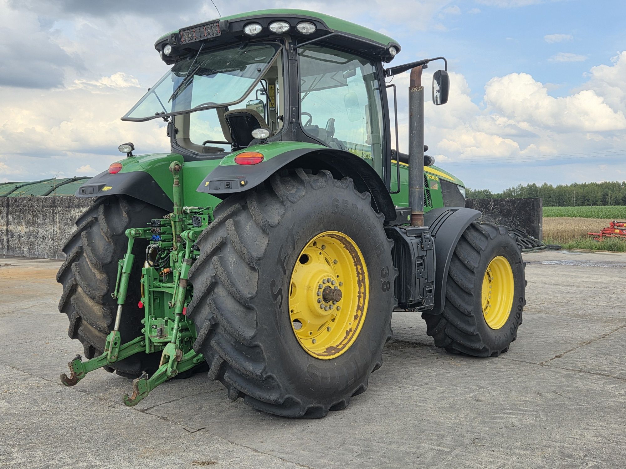 Ciągnik John deere 7230R 5900mth 14r