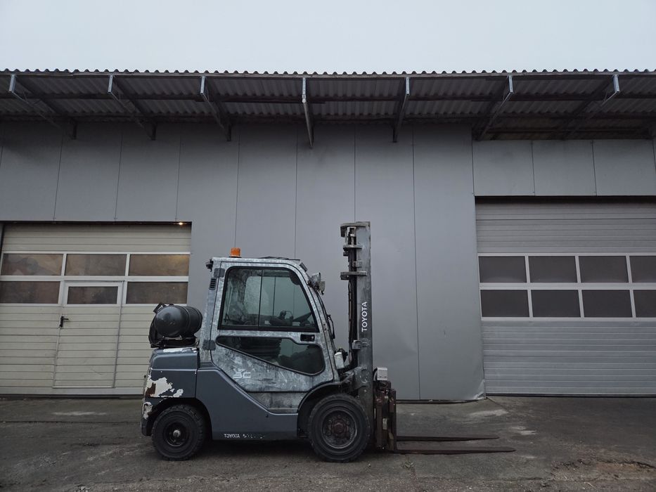 Wózek widłowy Toyota 8FGF30, 2020 Rok, Obrotnica, Waga, Kabina