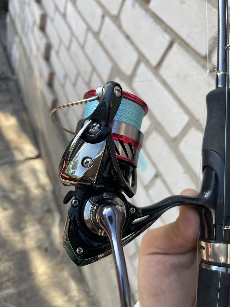 Продам комплект favorite x1 и daiwa(daiwa,azura)
