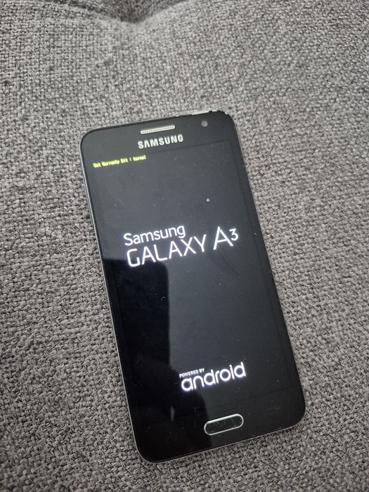 Samsung Galaxy A3 16GB SM-A300FU czarny