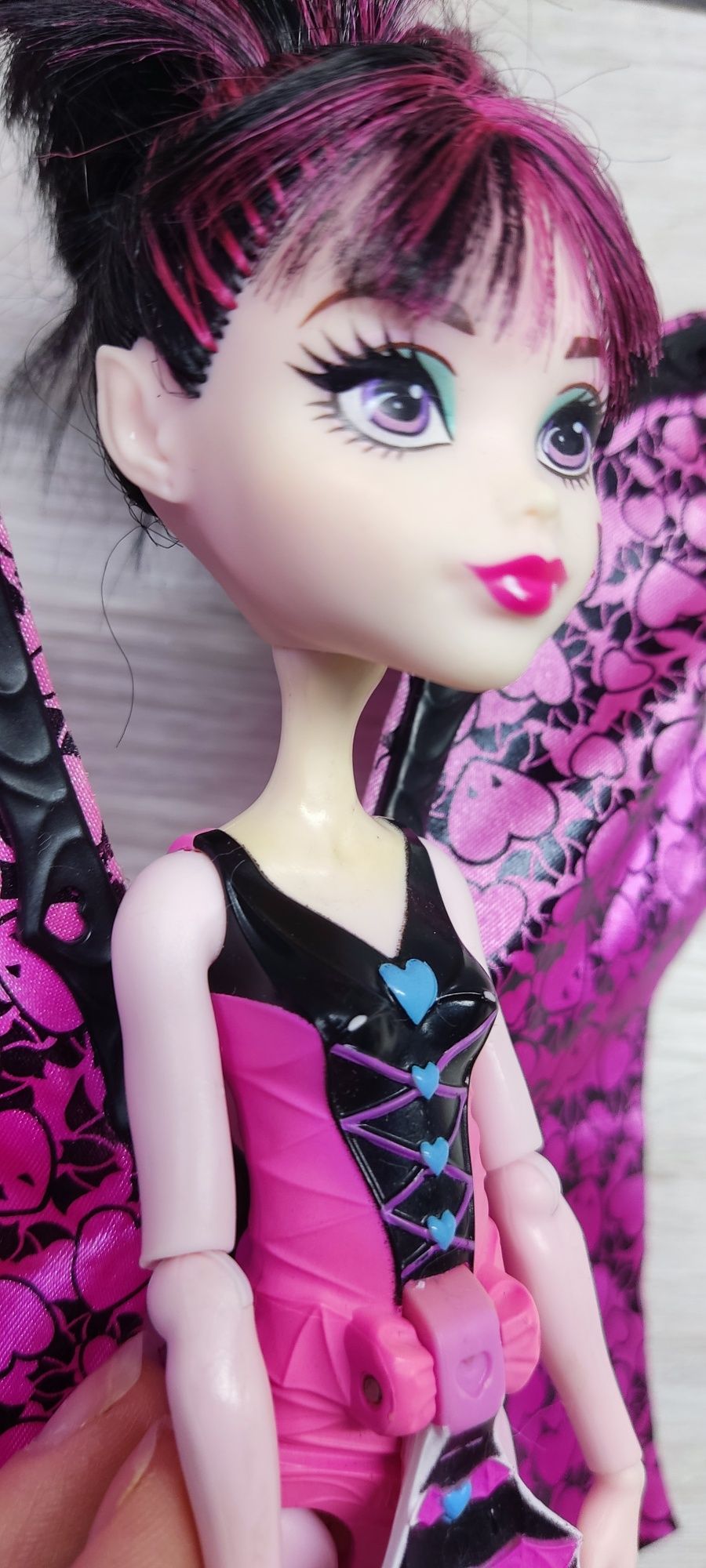 Дракулора monster high є нюанси