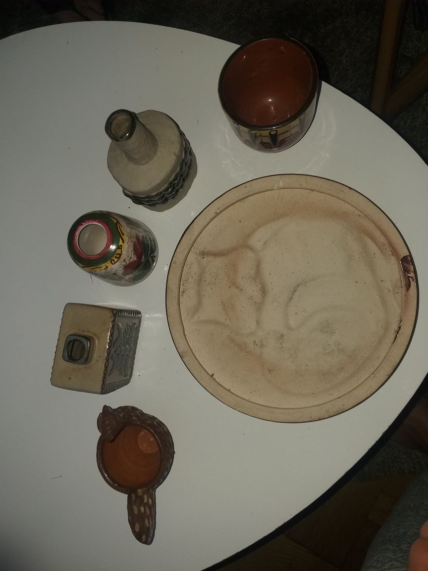 Stare przedmioty ceramiczne różnego rodzaju