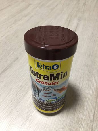 Продам корм для рибок TetraMin в гранулах, термін на фото +у подарунок