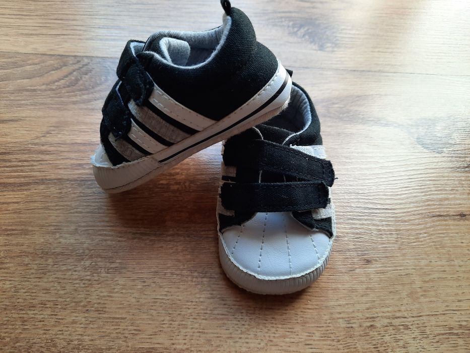 Buty niechodki chłopięce 3-6 miesięcy