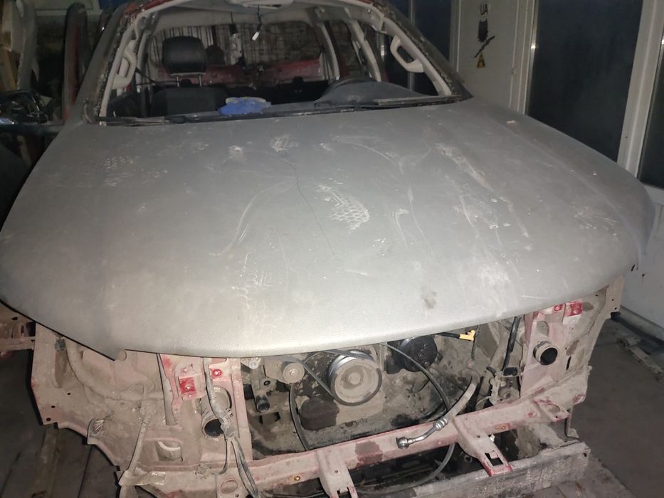 Продам капот , крило переднє Landtrek Peugeot