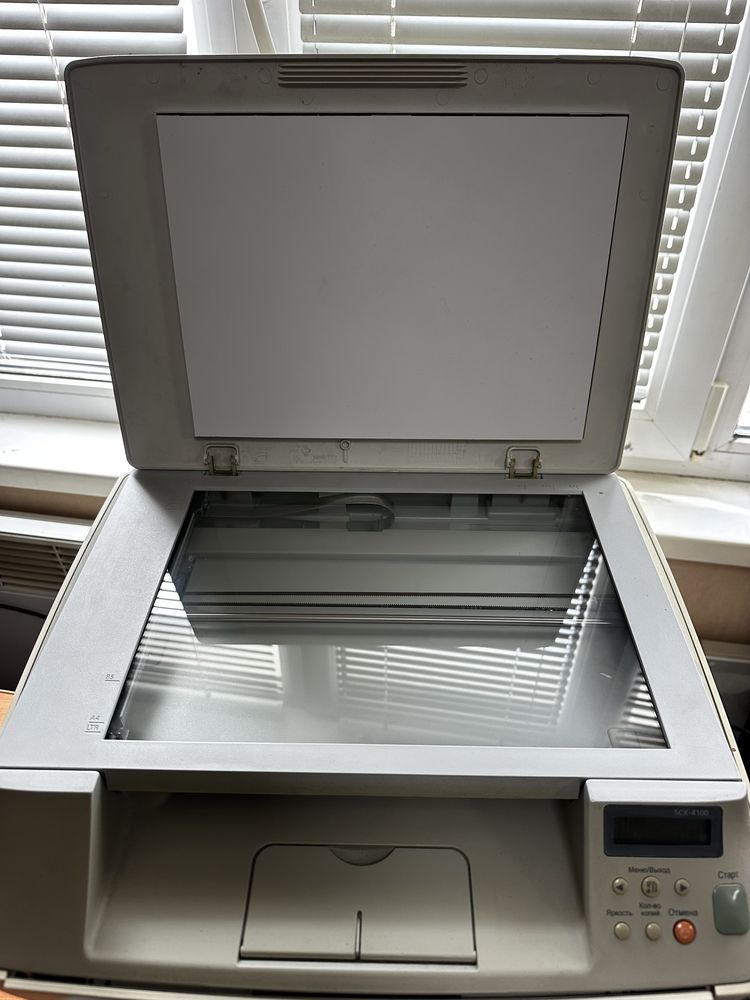 МФУ Samsung SCX-4100 працюючий