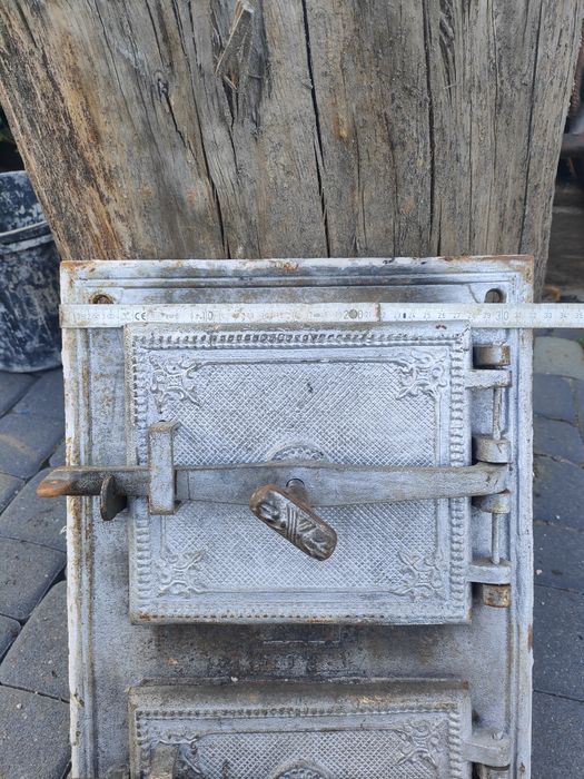 Żeliwne drzwiczki od pieca