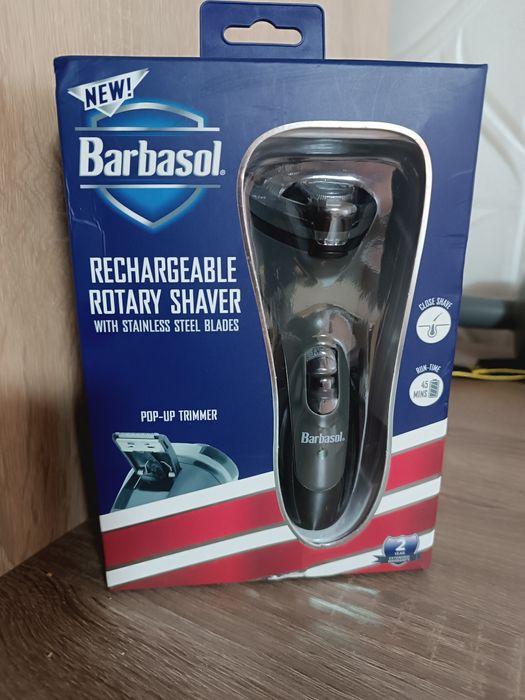 чоловіча акумуляторна роторна бритва Barbasol