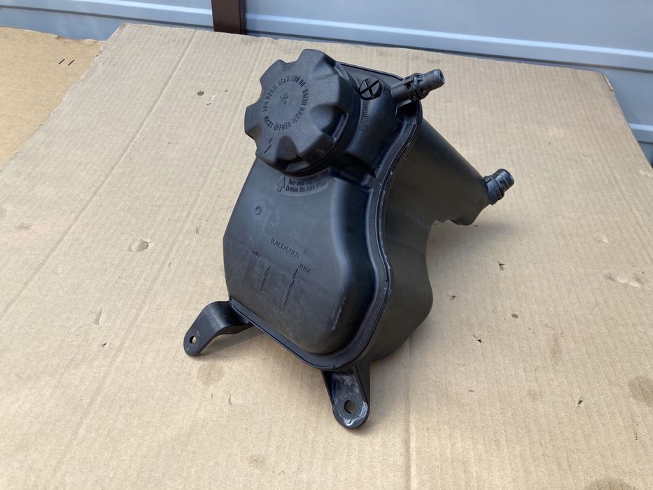 BMW zbiorniczek płynu chłodniczego Benzyna e87 e81 e90 e91 e92 e89 e84