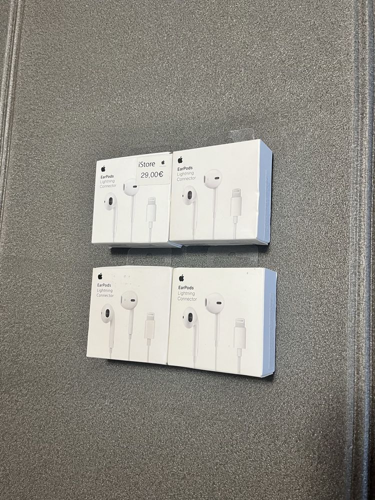 Apple EarPods Lightning connector
