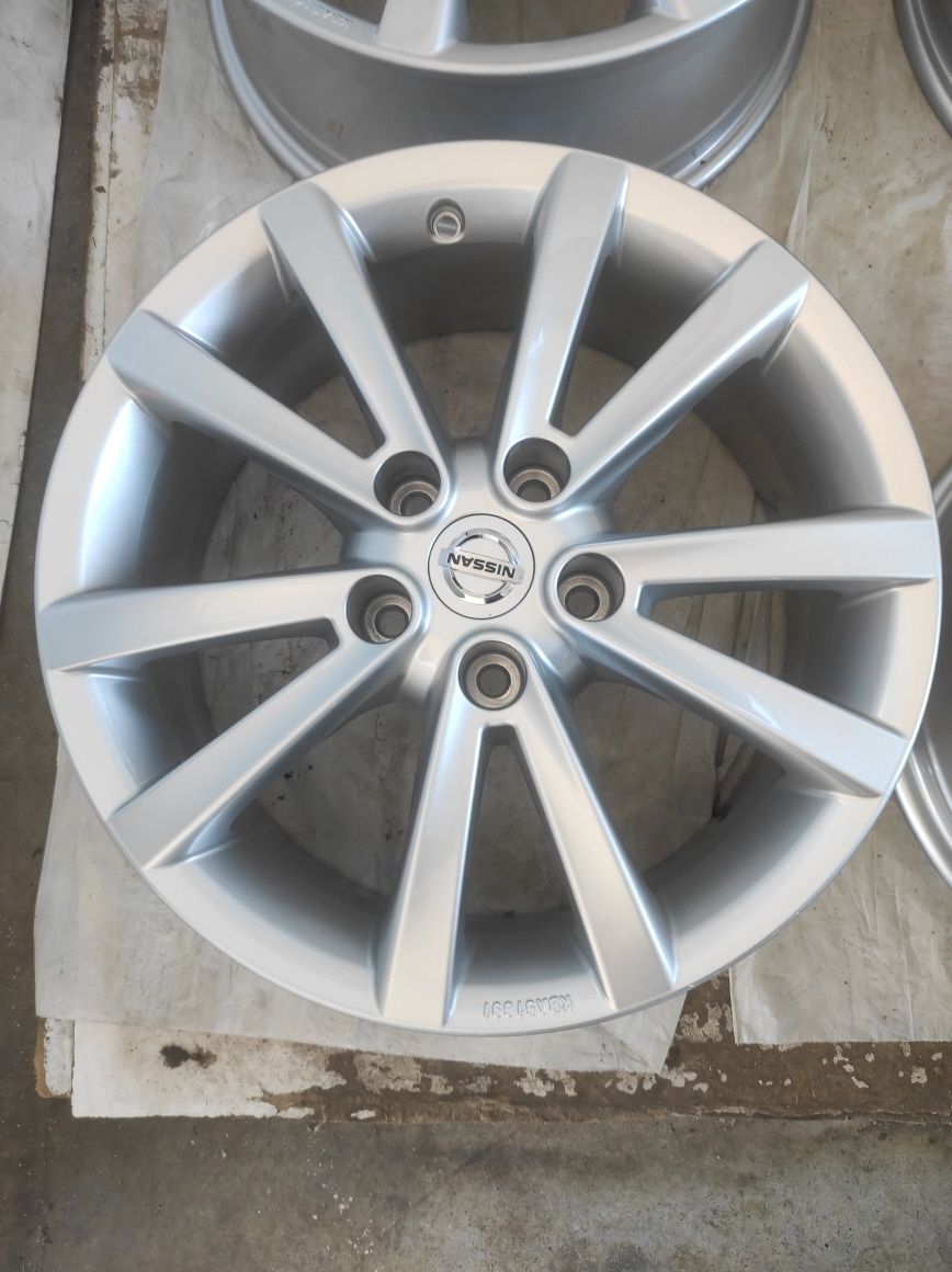 62 Felgi aluminiowe ORYGINAŁ NISSAN R 17 5x114,3 otwór 66 mm NOWE