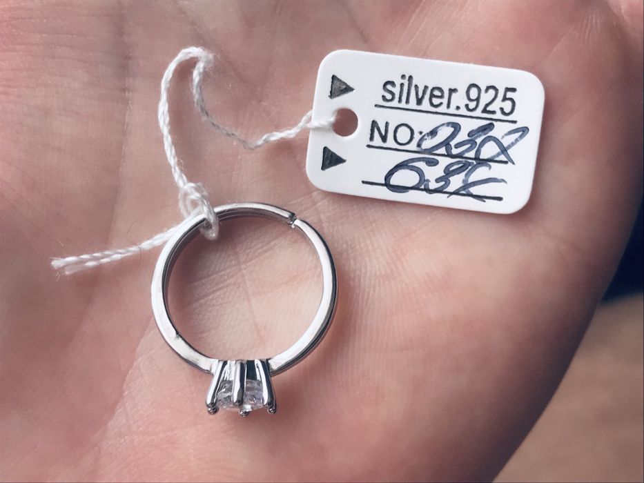 Срібна каблучка 925 проби! Фіаніт Swarovski !