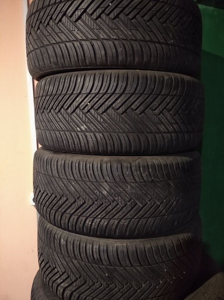 Зимова резина 235/40 R 18