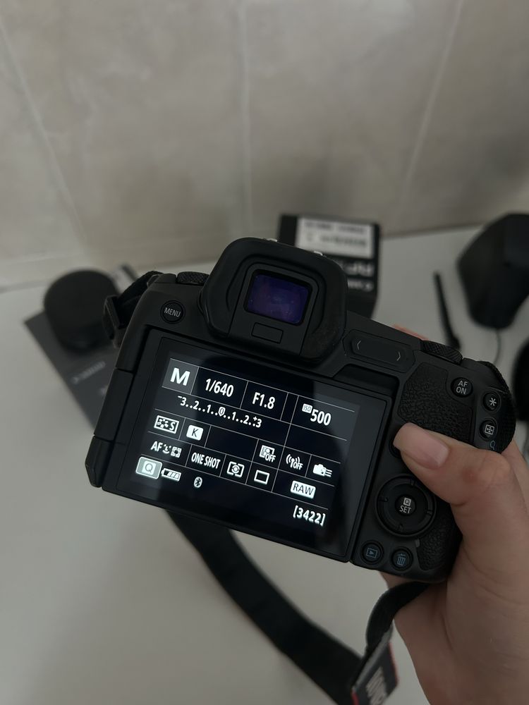 Canon EOS R + RF 50mm f/1.8 STM + Адаптер EF-EOS R