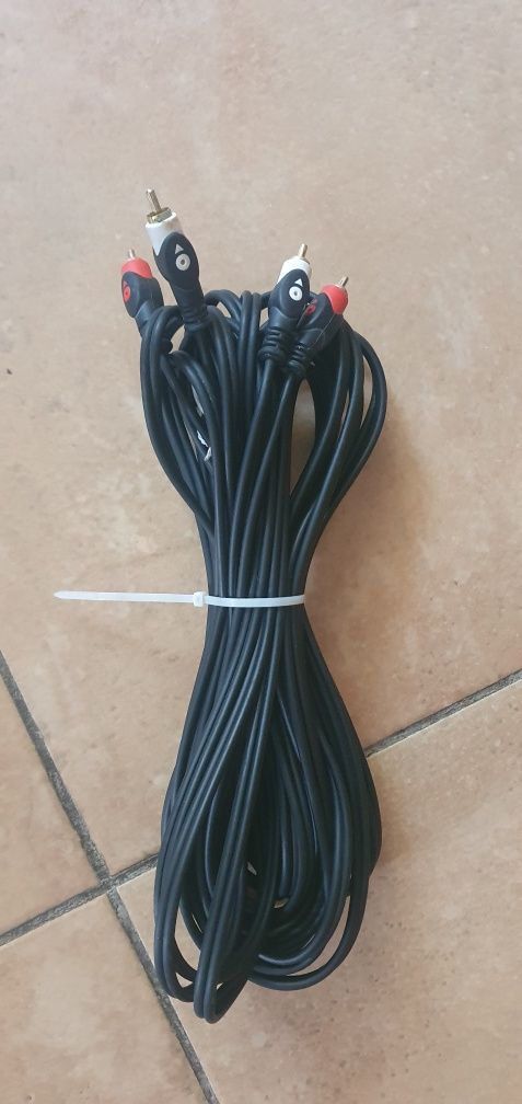 Набір кабелів
USB-micro USB 
3 RCA- 3 RCA