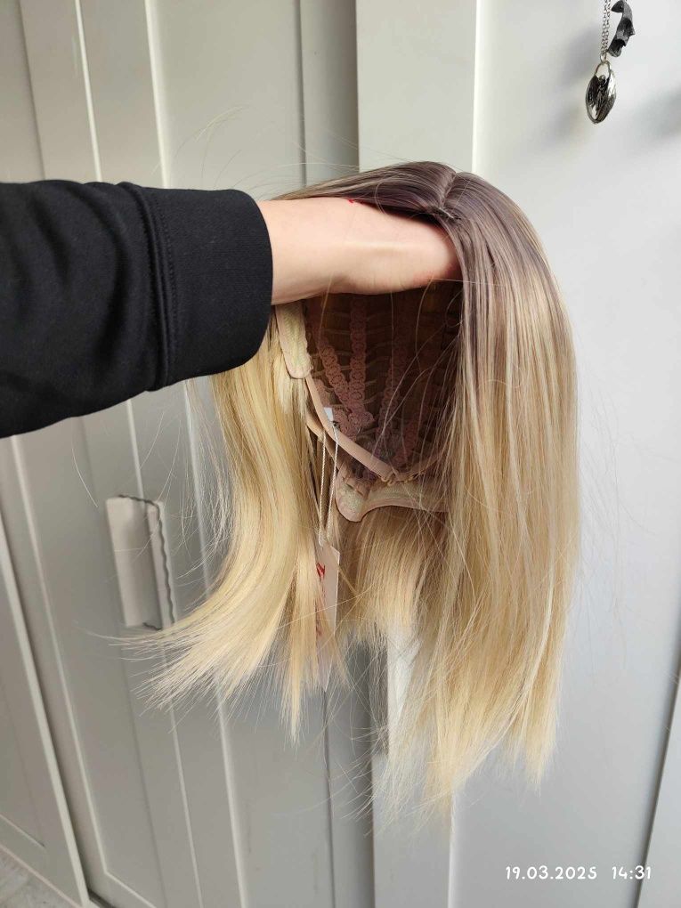 Peruka ombre sombre blond bob asymetryczny przedziałek WIG cosplay