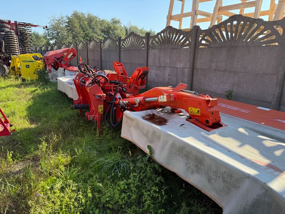 Zestaw kosiarek Kuhn przednia i tylna FC 813 R lift control