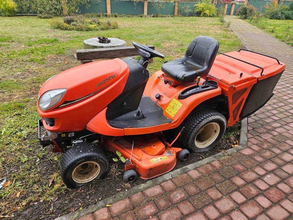 Kubota GR 2120 газонокосарку Повний привід John Deere Iseki Stihl