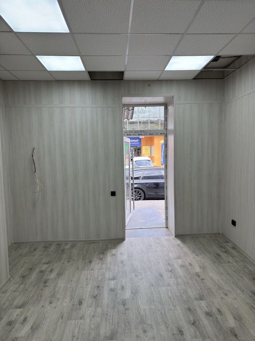 Здається приміщення біля центрального ринку