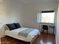 517402 - Quarto com cama de casal em...