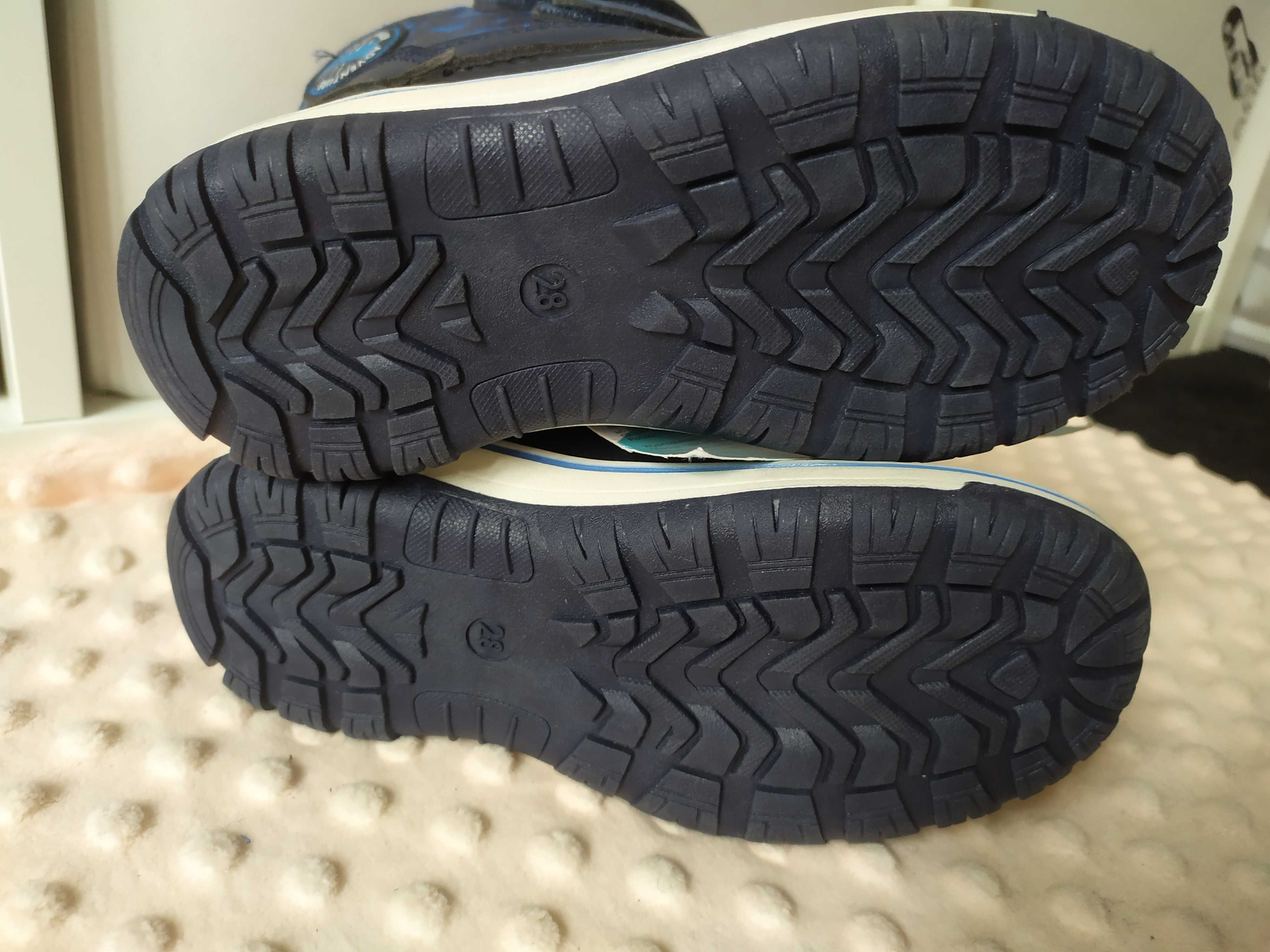 Buty zimowe chłopięce śniegowce 28 kozaki Youngstyle dinozaur