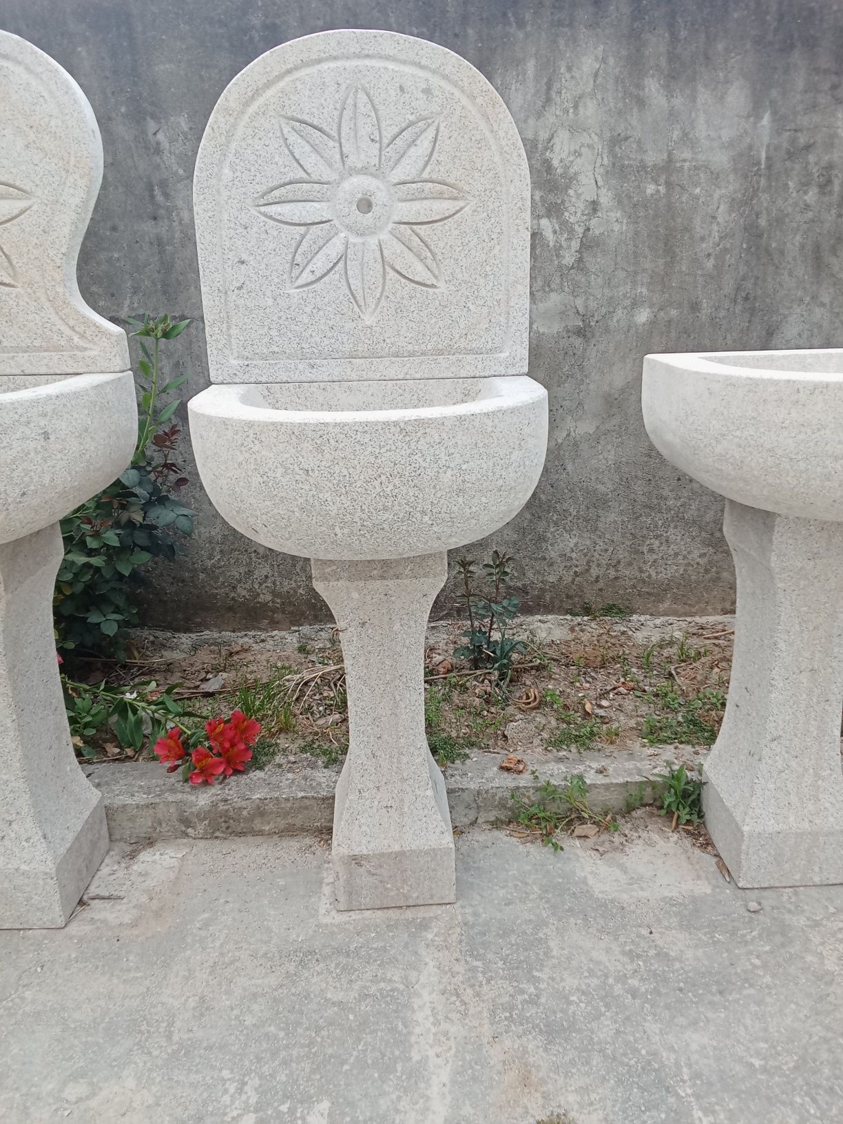 Fontanário novo em granito