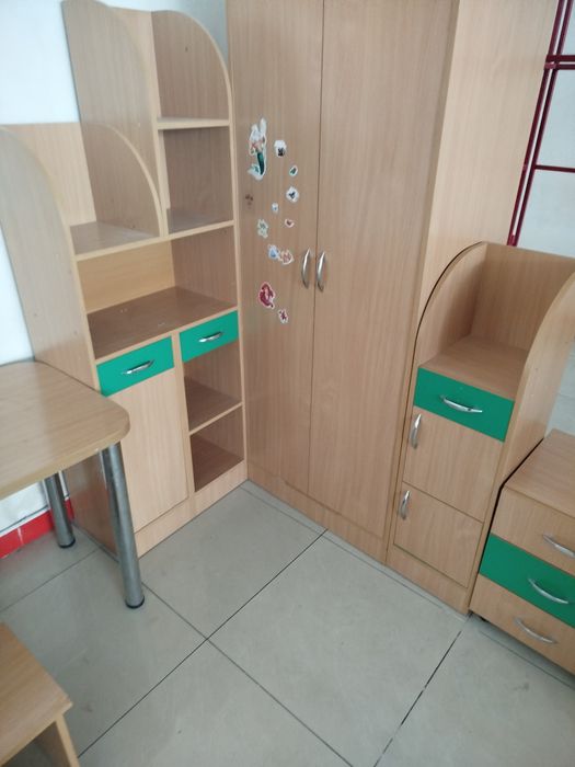 Продам детскую для учебы