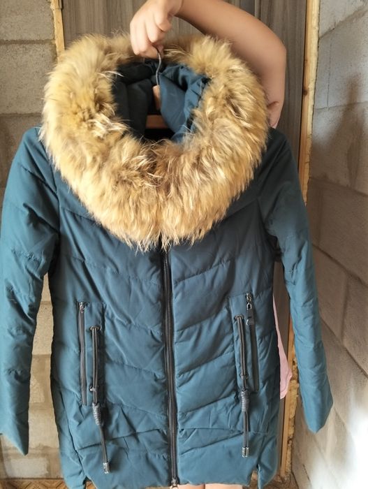 Жіночий зимовий пуховик