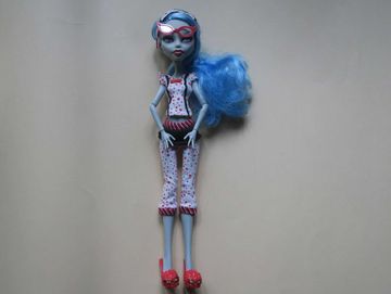 Lalka Monster High Ghoulia Yelps Piżama Party Dead Tired