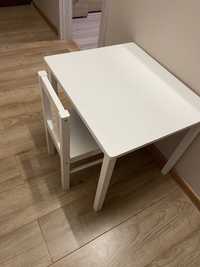 Biurko z krzesełkiem dla dziecka Ikea