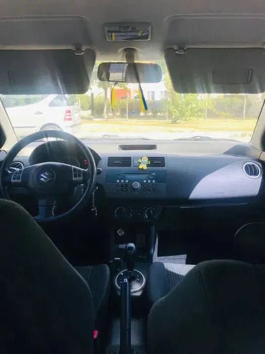 Suzuki Swift авто