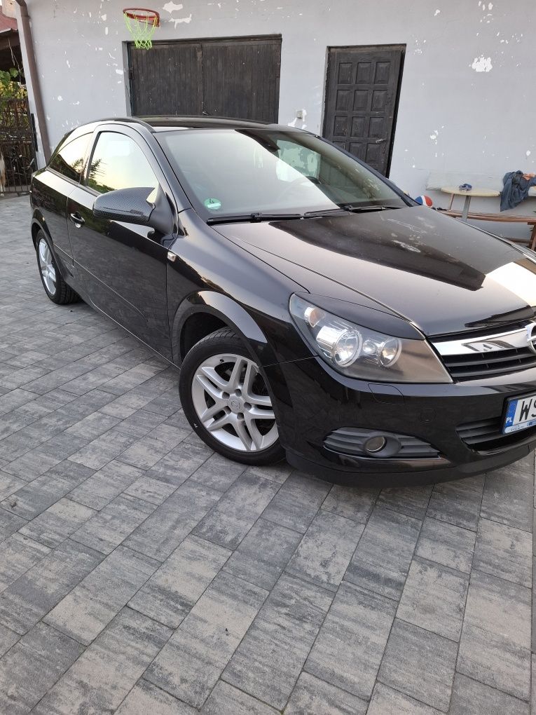 Opel Astra H  1.8 140km oryginał GTC.