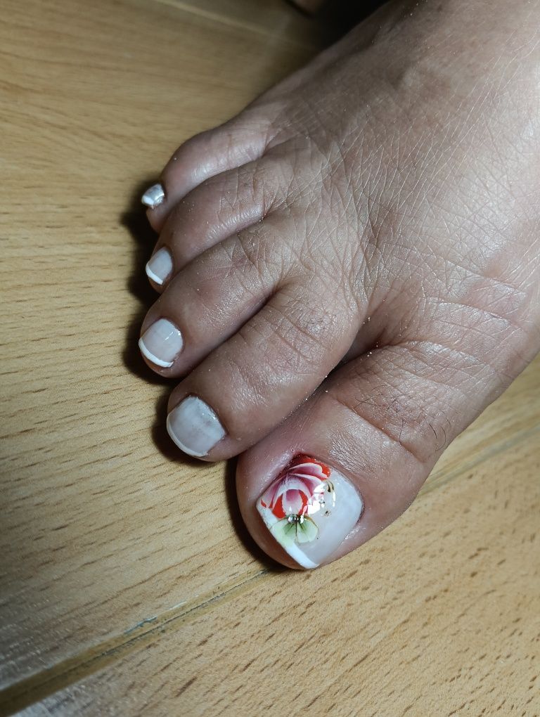 Unha gel e pedicure a domicílio