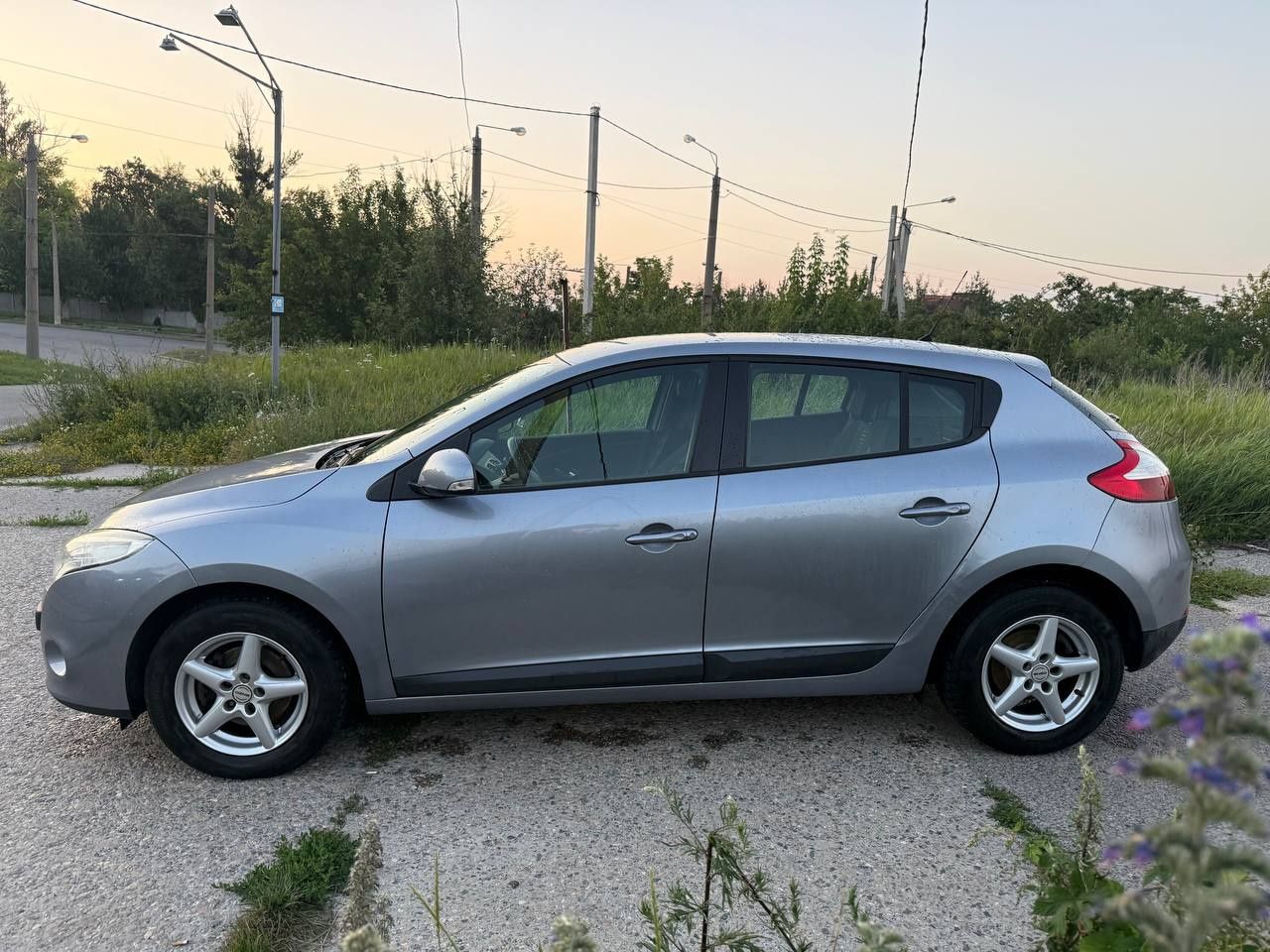 Продам Renault Megane III  1.6. бензин