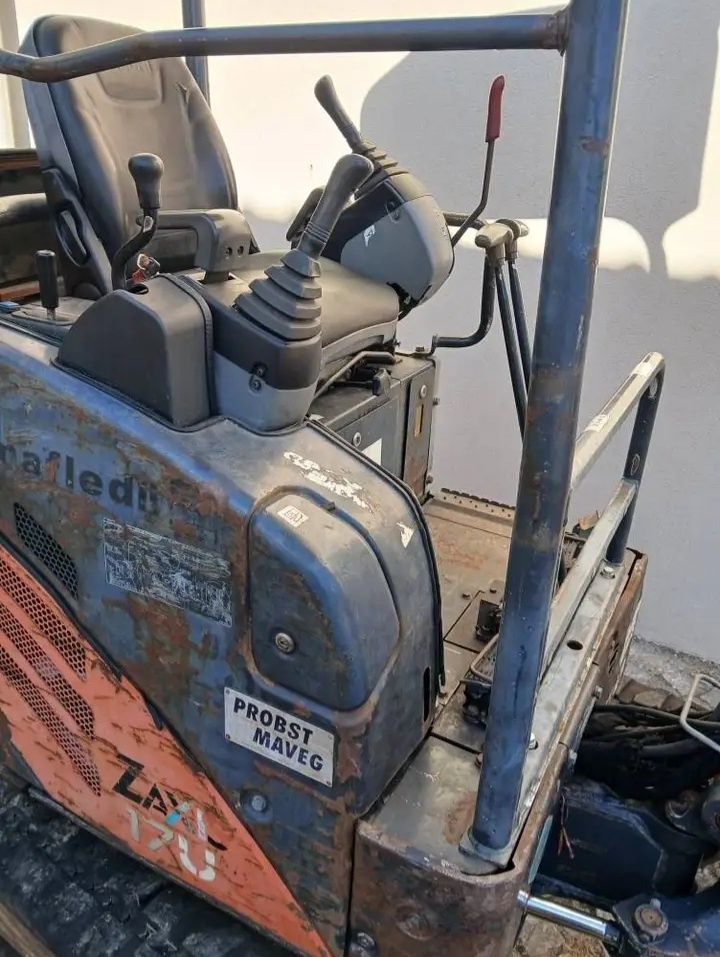 Mini giratoria hitachi