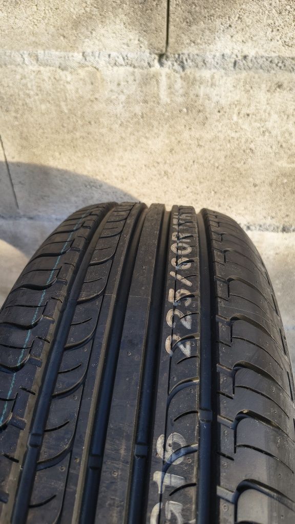 Hankook 225/60 R17 99 H
Ten model jest dedykowany
