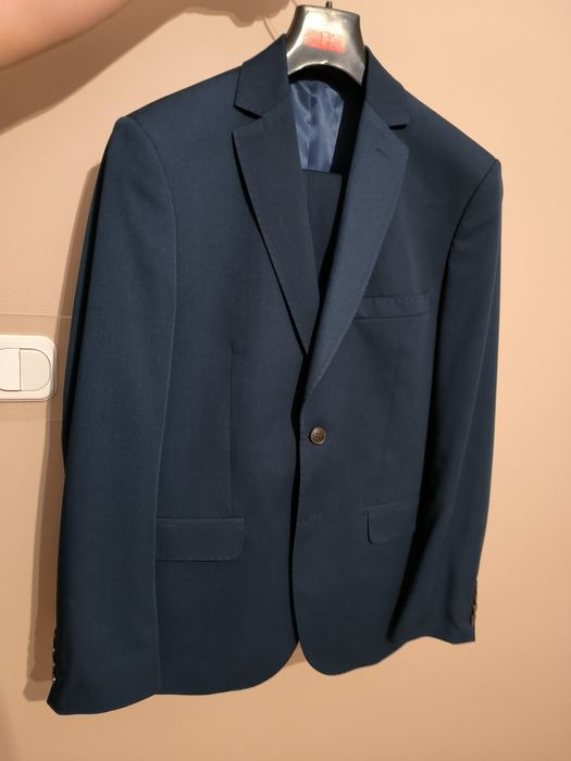 Garnitur marynarka spodnie męski kubenz slim granat niebieski 
Założon